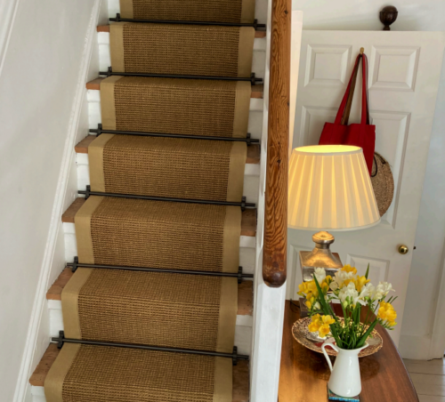 sisal-gold-beige-border-stair-runner-creating-interior-design-around-your-new-stairrunner-in-10-easy-steps