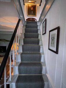 jute-dove-grey-striped-border-stairrunner