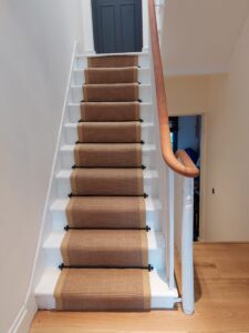 stairrunner-in-jute-natural-material-with-beige-border